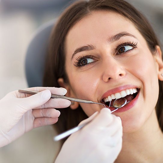 cosmetic dentist near me cosmetic bonding